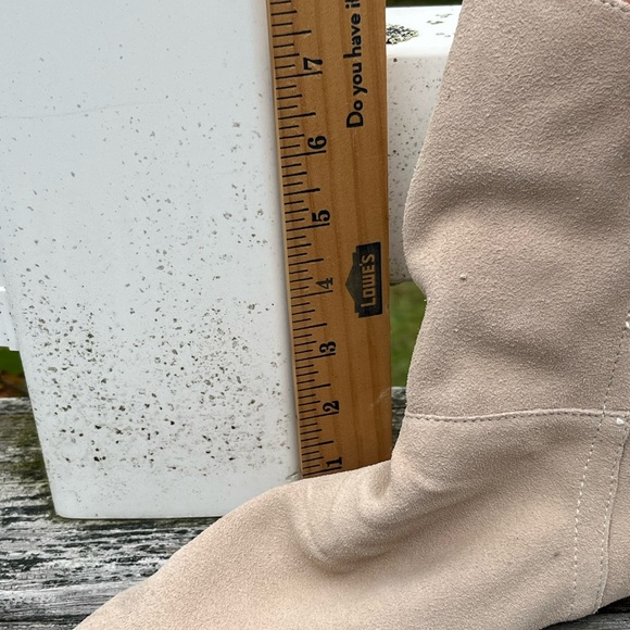 Suede ankle boot. - Picture 2 of 6